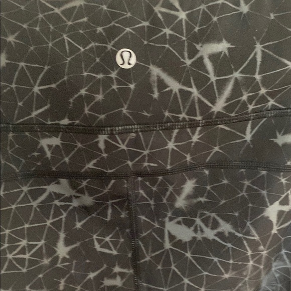 lululemon athletica Black Geometric Leggings - Picture 2 of 7
